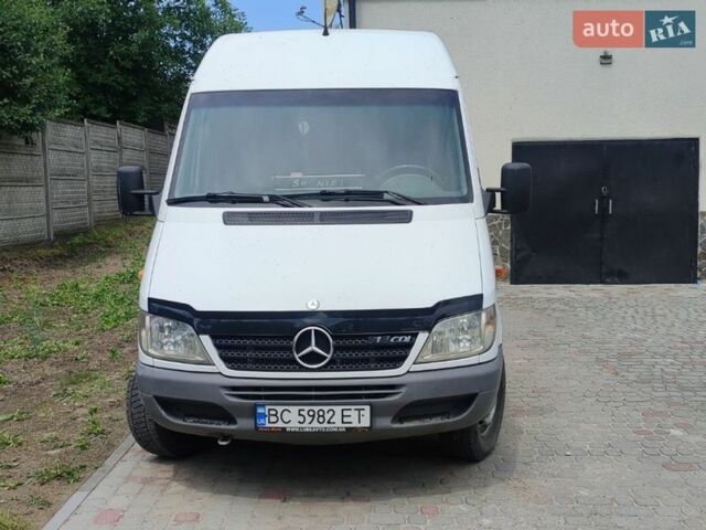 Белый Мерседес Sprinter, объемом двигателя 2.1 л и пробегом 528 тыс. км за 11000 $, фото 1 на Automoto.ua
