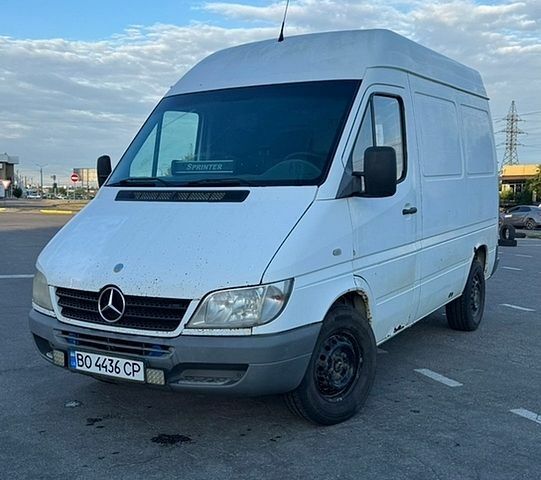 Белый Мерседес Sprinter, объемом двигателя 2.15 л и пробегом 509 тыс. км за 6500 $, фото 1 на Automoto.ua