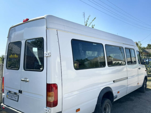 Белый Мерседес Sprinter, объемом двигателя 0 л и пробегом 300 тыс. км за 17500 $, фото 1 на Automoto.ua