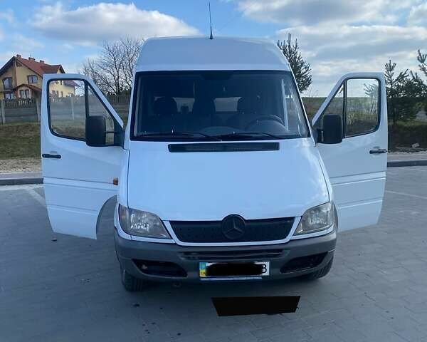 Білий Мерседес Sprinter, об'ємом двигуна 2.2 л та пробігом 642 тис. км за 9500 $, фото 1 на Automoto.ua