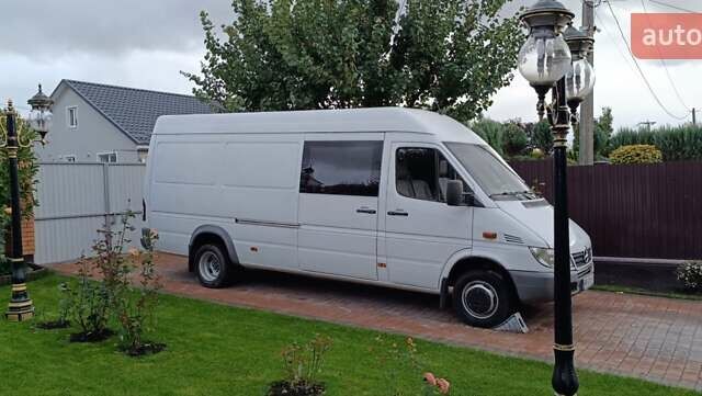 Белый Мерседес Sprinter, объемом двигателя 2.2 л и пробегом 400 тыс. км за 12500 $, фото 1 на Automoto.ua