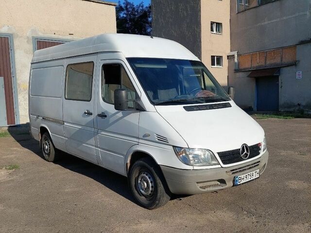 Белый Мерседес Sprinter, объемом двигателя 2.15 л и пробегом 330 тыс. км за 8500 $, фото 1 на Automoto.ua