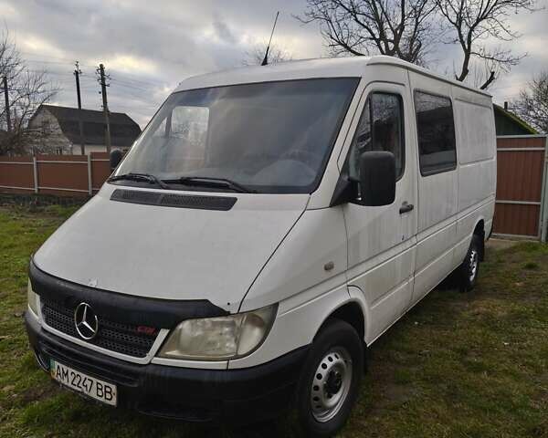 Білий Мерседес Sprinter, об'ємом двигуна 2.2 л та пробігом 500 тис. км за 6650 $, фото 1 на Automoto.ua