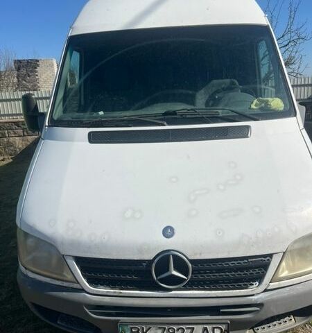 Белый Мерседес Sprinter, объемом двигателя 2.1 л и пробегом 802 тыс. км за 8000 $, фото 1 на Automoto.ua