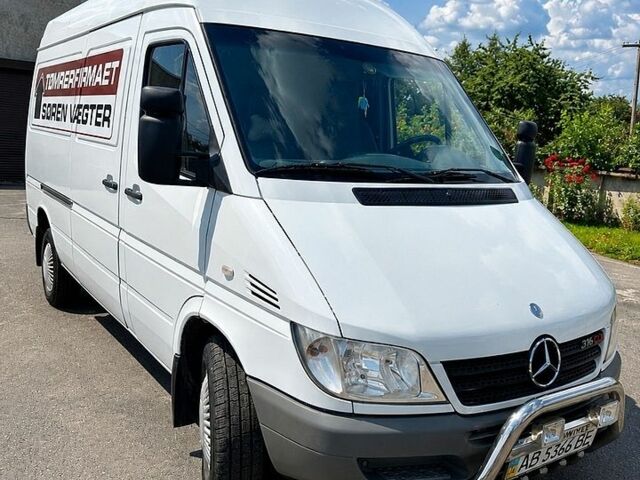Белый Мерседес Sprinter, объемом двигателя 2.69 л и пробегом 332 тыс. км за 11000 $, фото 1 на Automoto.ua