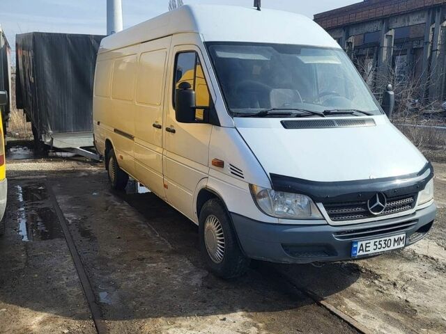 Белый Мерседес Sprinter, объемом двигателя 2.15 л и пробегом 305 тыс. км за 9500 $, фото 1 на Automoto.ua