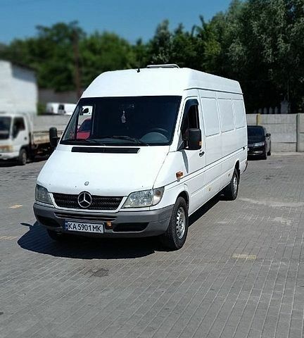 Белый Мерседес Sprinter, объемом двигателя 2.15 л и пробегом 605 тыс. км за 9200 $, фото 1 на Automoto.ua