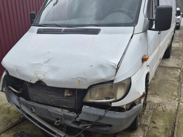 Белый Мерседес Sprinter, объемом двигателя 2.15 л и пробегом 450 тыс. км за 4500 $, фото 1 на Automoto.ua