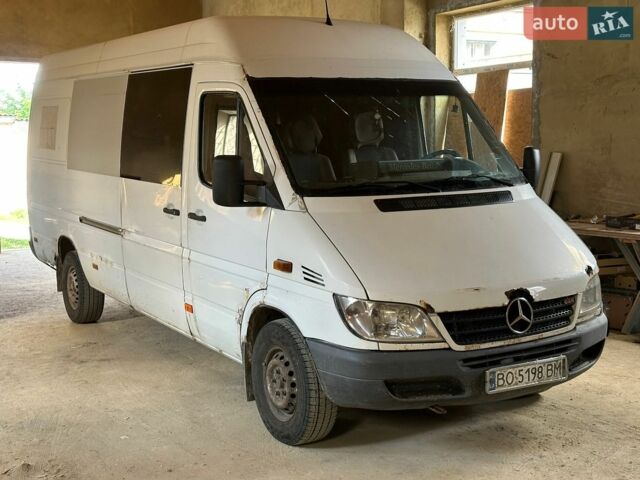 Белый Мерседес Sprinter, объемом двигателя 2.69 л и пробегом 990 тыс. км за 4700 $, фото 1 на Automoto.ua