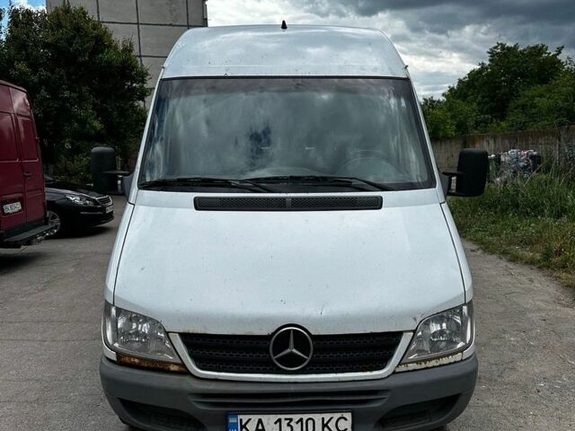 Білий Мерседес Sprinter, об'ємом двигуна 2.2 л та пробігом 318 тис. км за 5600 $, фото 1 на Automoto.ua
