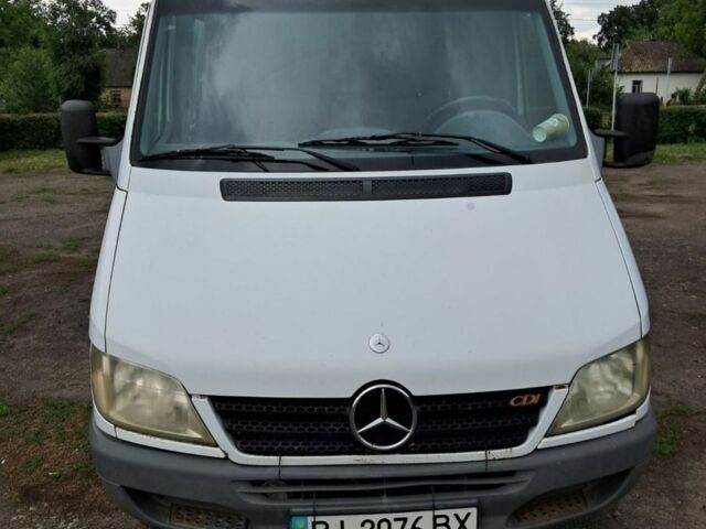 Белый Мерседес Sprinter, объемом двигателя 2.2 л и пробегом 325 тыс. км за 7200 $, фото 1 на Automoto.ua