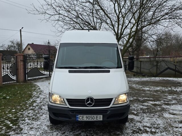 Белый Мерседес Sprinter, объемом двигателя 2.7 л и пробегом 600 тыс. км за 12000 $, фото 1 на Automoto.ua