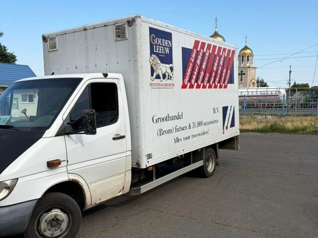 Белый Мерседес Sprinter, объемом двигателя 2.15 л и пробегом 82 тыс. км за 8000 $, фото 1 на Automoto.ua