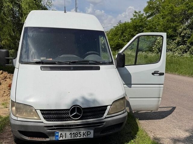 Білий Мерседес Sprinter, об'ємом двигуна 2.69 л та пробігом 560 тис. км за 14777 $, фото 1 на Automoto.ua