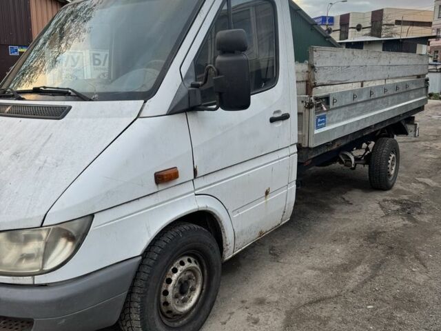 Белый Мерседес Sprinter, объемом двигателя 0 л и пробегом 450 тыс. км за 5500 $, фото 1 на Automoto.ua