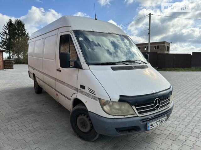 Белый Мерседес Sprinter, объемом двигателя 2.15 л и пробегом 357 тыс. км за 4500 $, фото 1 на Automoto.ua