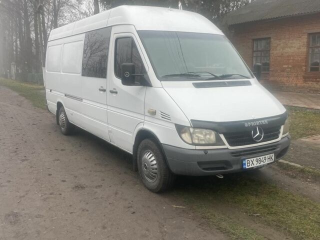 Белый Мерседес Sprinter, объемом двигателя 2.1 л и пробегом 393 тыс. км за 7500 $, фото 1 на Automoto.ua