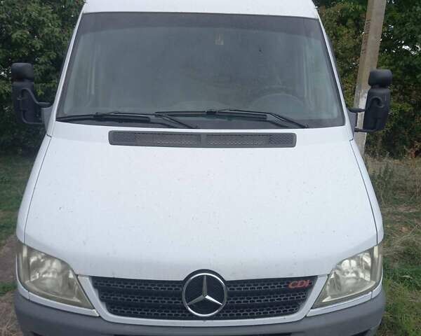 Білий Мерседес Sprinter, об'ємом двигуна 2.7 л та пробігом 400 тис. км за 10000 $, фото 1 на Automoto.ua