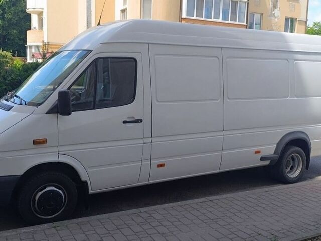 Белый Мерседес Sprinter, объемом двигателя 2.15 л и пробегом 550 тыс. км за 12800 $, фото 1 на Automoto.ua