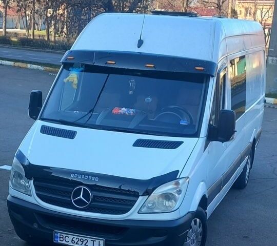 Белый Мерседес Sprinter, объемом двигателя 2.1 л и пробегом 1000 тыс. км за 14000 $, фото 1 на Automoto.ua