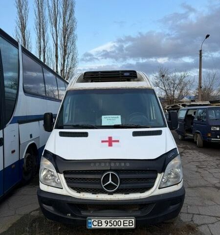 Белый Мерседес Sprinter, объемом двигателя 2.15 л и пробегом 300 тыс. км за 9999 $, фото 1 на Automoto.ua