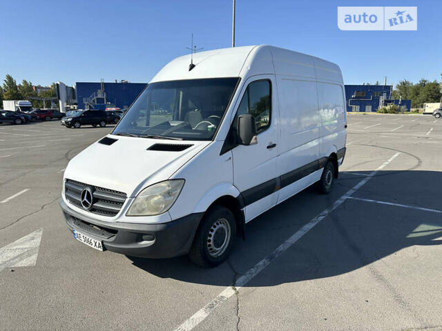 Белый Мерседес Sprinter, объемом двигателя 2.15 л и пробегом 470 тыс. км за 11000 $, фото 1 на Automoto.ua