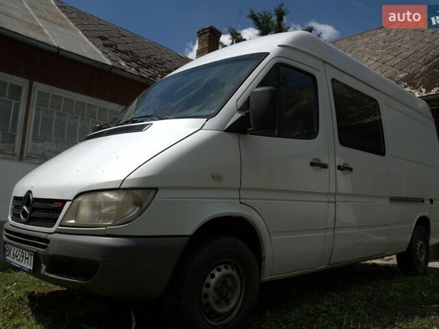 Белый Мерседес Sprinter, объемом двигателя 2.15 л и пробегом 255 тыс. км за 6000 $, фото 1 на Automoto.ua