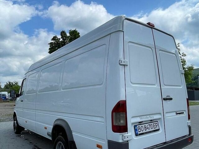 Белый Мерседес Sprinter, объемом двигателя 2.7 л и пробегом 410 тыс. км за 20000 $, фото 1 на Automoto.ua