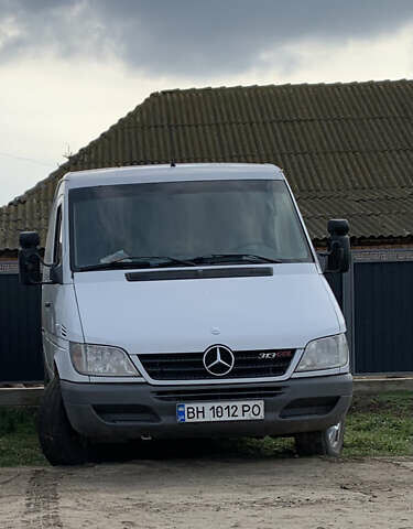 Белый Мерседес Sprinter, объемом двигателя 2.15 л и пробегом 412 тыс. км за 6500 $, фото 1 на Automoto.ua