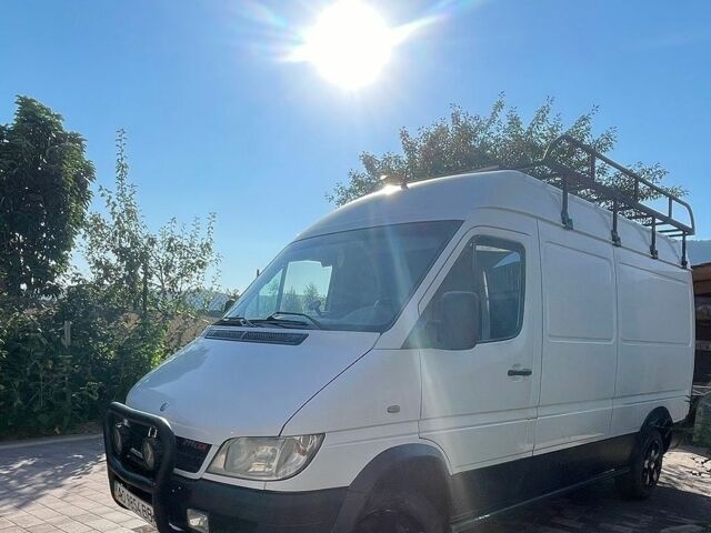 Белый Мерседес Sprinter, объемом двигателя 2.2 л и пробегом 392 тыс. км за 7000 $, фото 1 на Automoto.ua