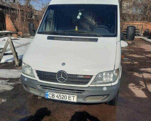 Белый Мерседес Sprinter, объемом двигателя 2.69 л и пробегом 600 тыс. км за 13900 $, фото 1 на Automoto.ua