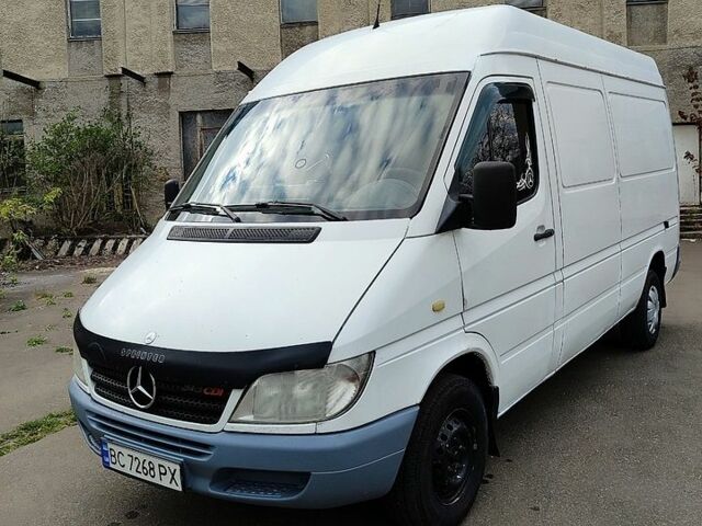 Белый Мерседес Sprinter, объемом двигателя 2.15 л и пробегом 100 тыс. км за 7499 $, фото 1 на Automoto.ua