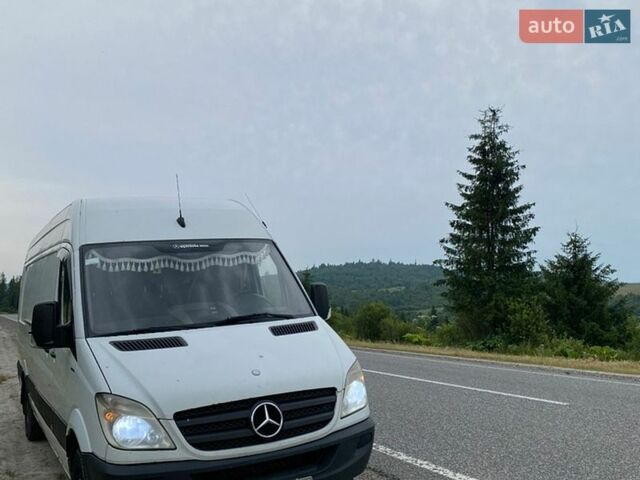 Белый Мерседес Sprinter, объемом двигателя 2.15 л и пробегом 595 тыс. км за 10500 $, фото 1 на Automoto.ua