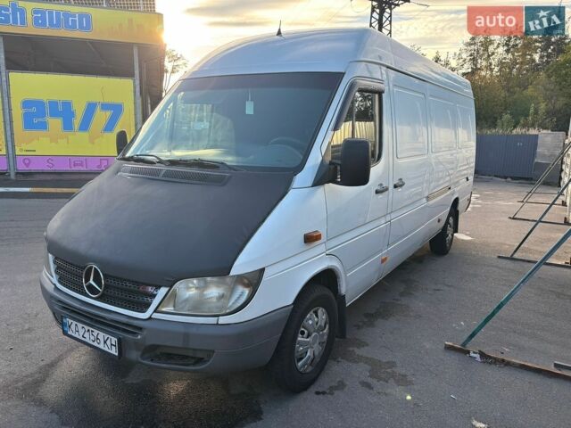 Белый Мерседес Sprinter, объемом двигателя 2.15 л и пробегом 350 тыс. км за 8900 $, фото 1 на Automoto.ua