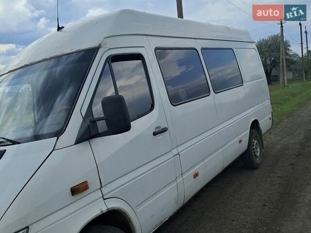 Белый Мерседес Sprinter, объемом двигателя 2.15 л и пробегом 800 тыс. км за 8200 $, фото 1 на Automoto.ua