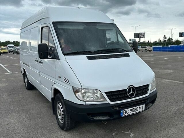 Белый Мерседес Sprinter, объемом двигателя 2.15 л и пробегом 482 тыс. км за 10800 $, фото 1 на Automoto.ua