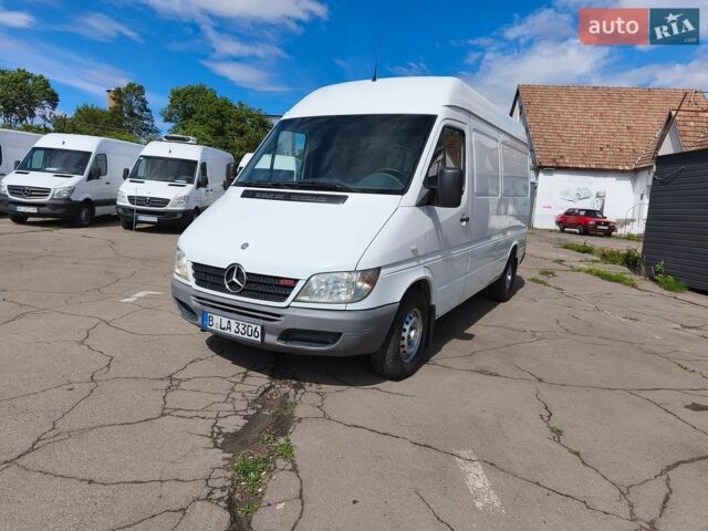 Белый Мерседес Sprinter, объемом двигателя 0 л и пробегом 270 тыс. км за 15700 $, фото 1 на Automoto.ua