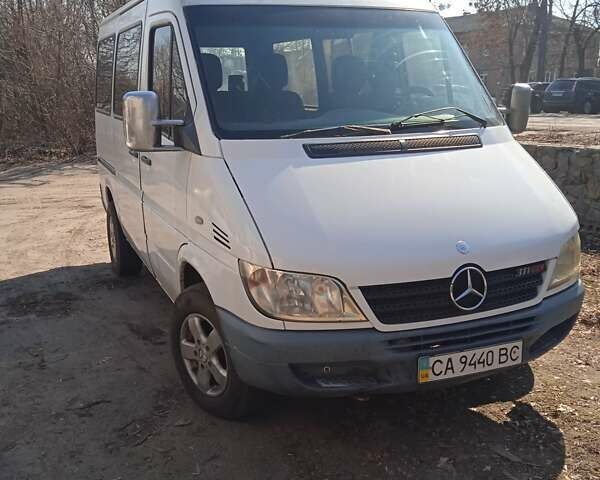 Белый Мерседес Sprinter, объемом двигателя 2.15 л и пробегом 530 тыс. км за 6250 $, фото 1 на Automoto.ua