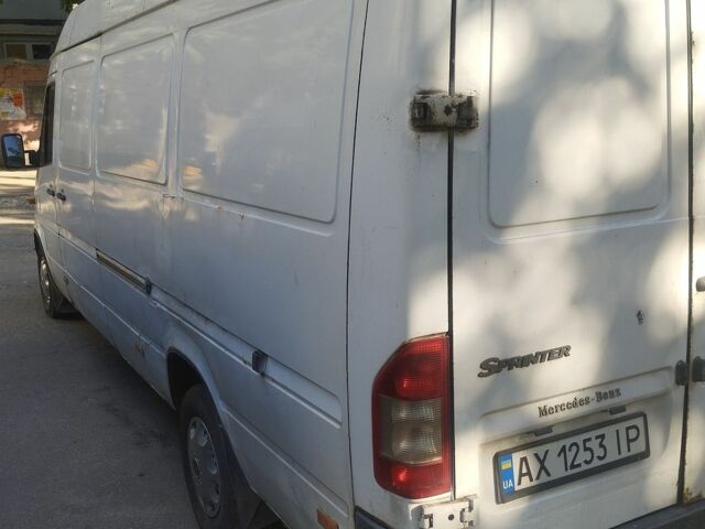 Белый Мерседес Sprinter, объемом двигателя 2.15 л и пробегом 840 тыс. км за 7000 $, фото 1 на Automoto.ua