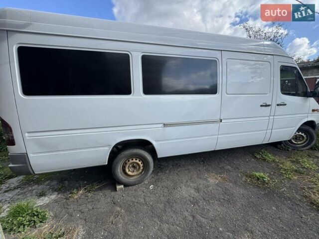 Белый Мерседес Sprinter, объемом двигателя 2.69 л и пробегом 630 тыс. км за 7800 $, фото 1 на Automoto.ua
