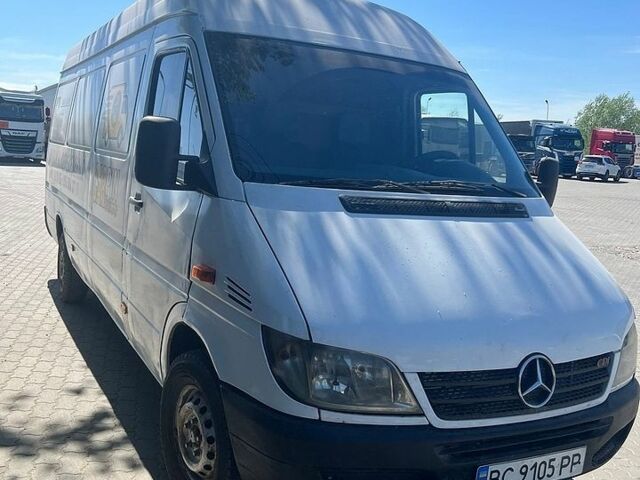 Белый Мерседес Sprinter, объемом двигателя 2.15 л и пробегом 457 тыс. км за 7999 $, фото 1 на Automoto.ua