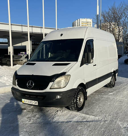Белый Мерседес Sprinter, объемом двигателя 2.2 л и пробегом 377 тыс. км за 10500 $, фото 1 на Automoto.ua