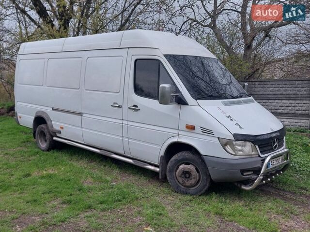 Белый Мерседес Sprinter, объемом двигателя 2.69 л и пробегом 543 тыс. км за 13900 $, фото 1 на Automoto.ua