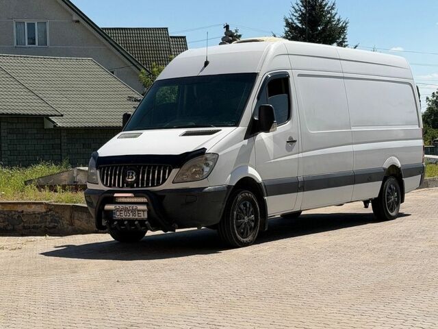 Белый Мерседес Sprinter, объемом двигателя 2.15 л и пробегом 707 тыс. км за 11661 $, фото 1 на Automoto.ua