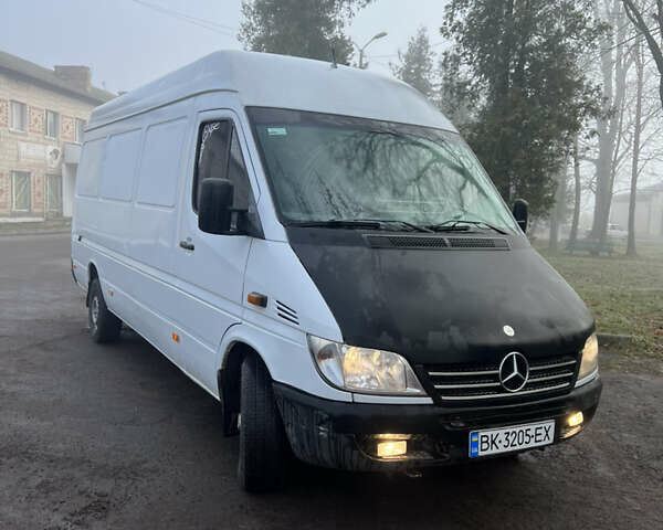 Білий Мерседес Sprinter, об'ємом двигуна 2.15 л та пробігом 350 тис. км за 8200 $, фото 1 на Automoto.ua
