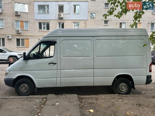 Белый Мерседес Sprinter, объемом двигателя 2.15 л и пробегом 540 тыс. км за 9999 $, фото 1 на Automoto.ua