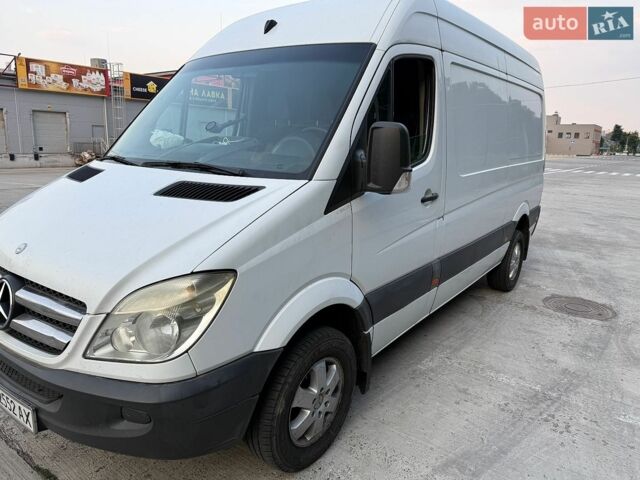Белый Мерседес Sprinter, объемом двигателя 3 л и пробегом 250 тыс. км за 15000 $, фото 1 на Automoto.ua