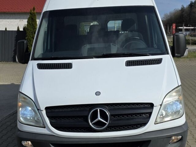 Белый Мерседес Sprinter, объемом двигателя 2.1 л и пробегом 444 тыс. км за 10500 $, фото 1 на Automoto.ua