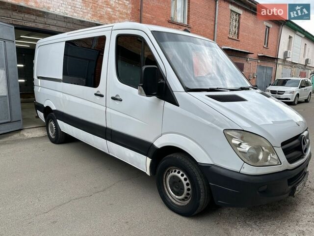 Белый Мерседес Sprinter, объемом двигателя 2.15 л и пробегом 278 тыс. км за 9700 $, фото 1 на Automoto.ua