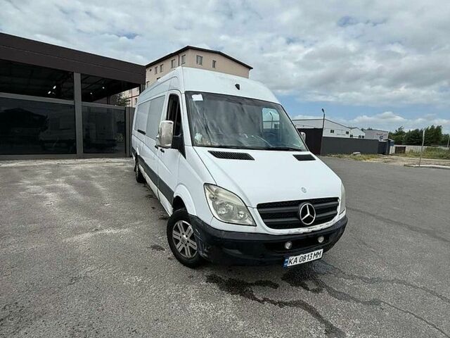Белый Мерседес Sprinter, объемом двигателя 3 л и пробегом 746 тыс. км за 8500 $, фото 1 на Automoto.ua